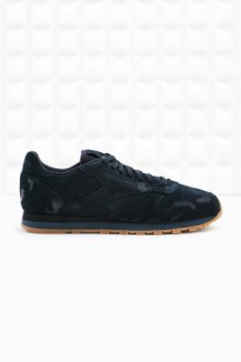 reebok classic leather embossed camo print trainers in black