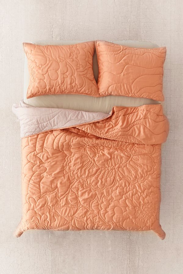 Nyla Satin Bedspread Urban Outfitters De