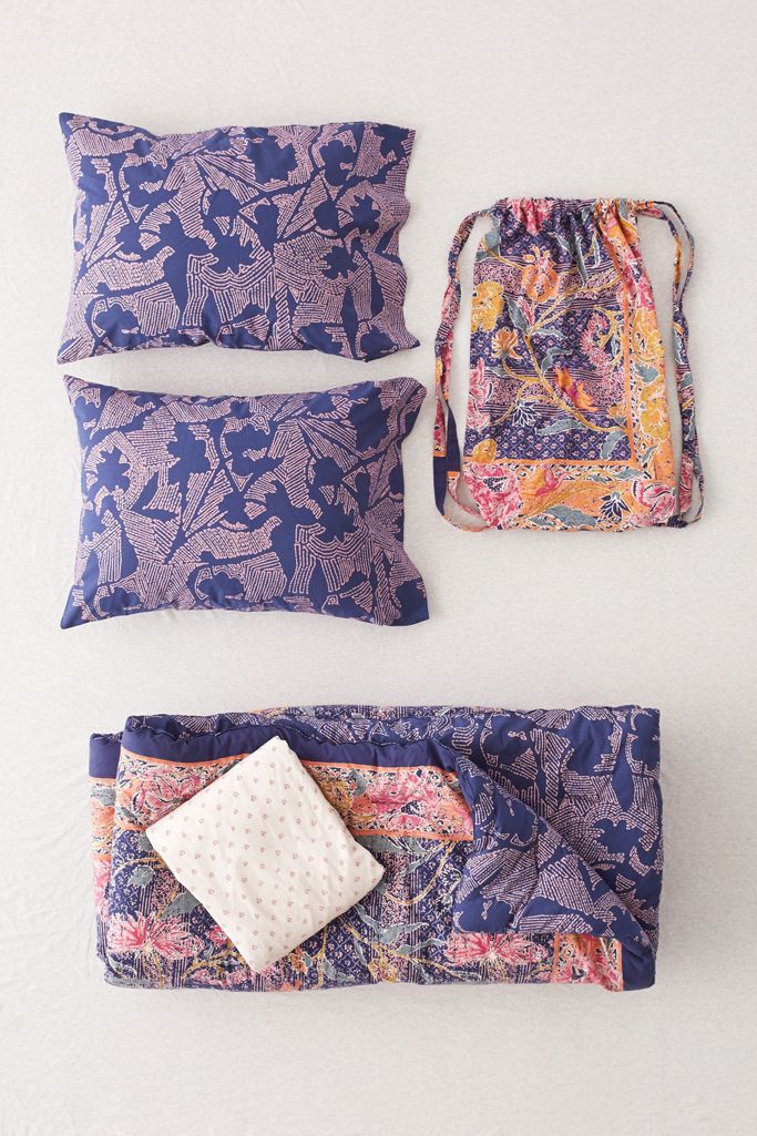 Taliah Mixed Floral Reversible Comforter Snooze Set Urban Outfitters UK