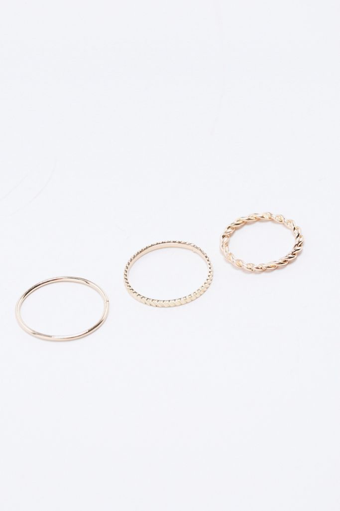 Goldene Ringe Mit Verdrehtem Design Im Set Urban Outfitters De