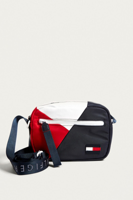 tommy hilfiger fanny pack urban outfitters