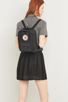 mini black fjallraven kanken