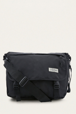 eastpak delegate black