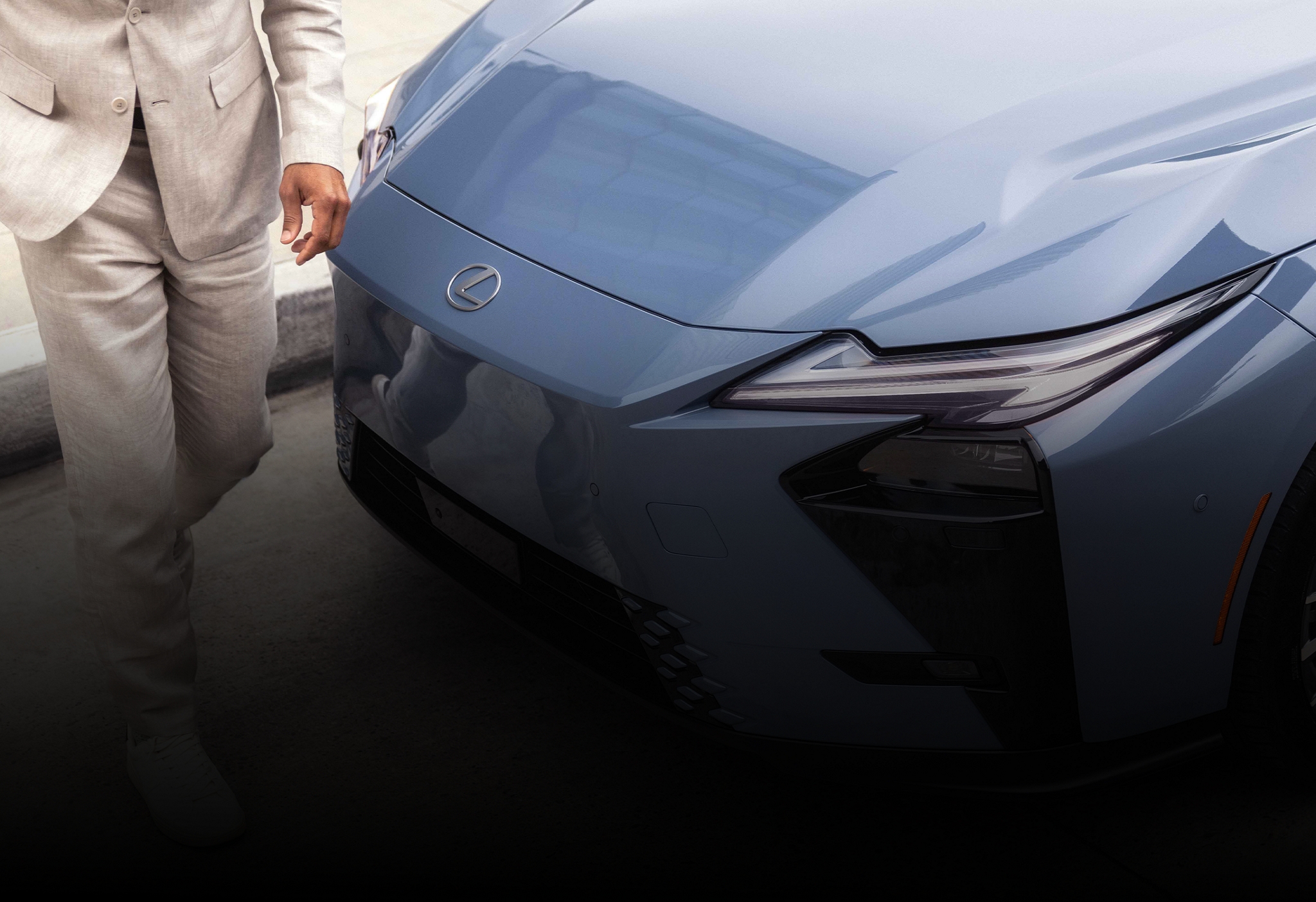 Lexus ES 500e Individual L-signature Lamp