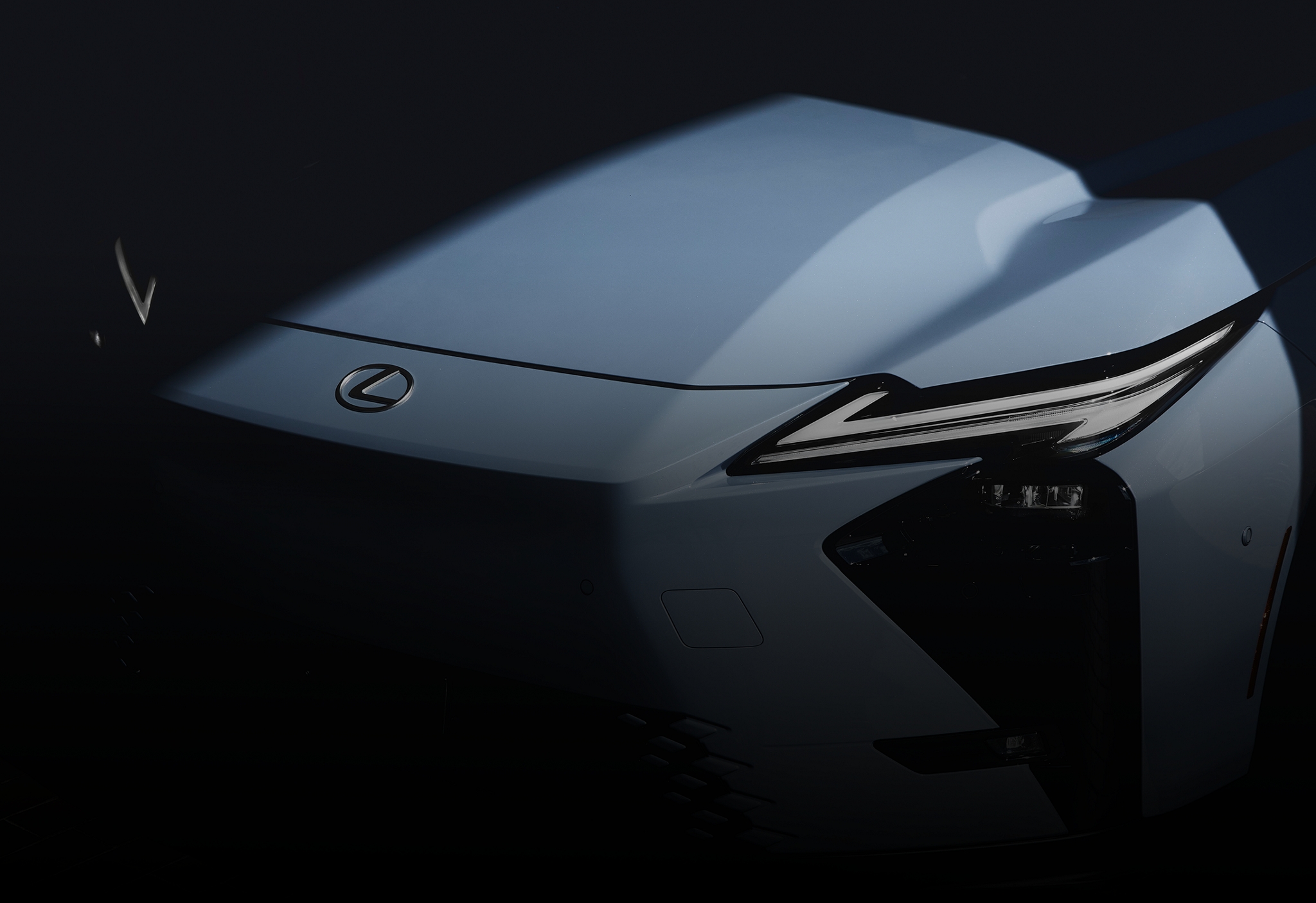 Lexus ES 350h Individual L-signature Lamp