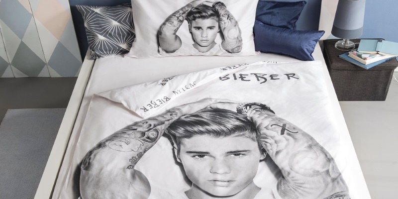 Im Bett Mit Dem Superstar Justin Bieber Bettwasche Bei Hofer