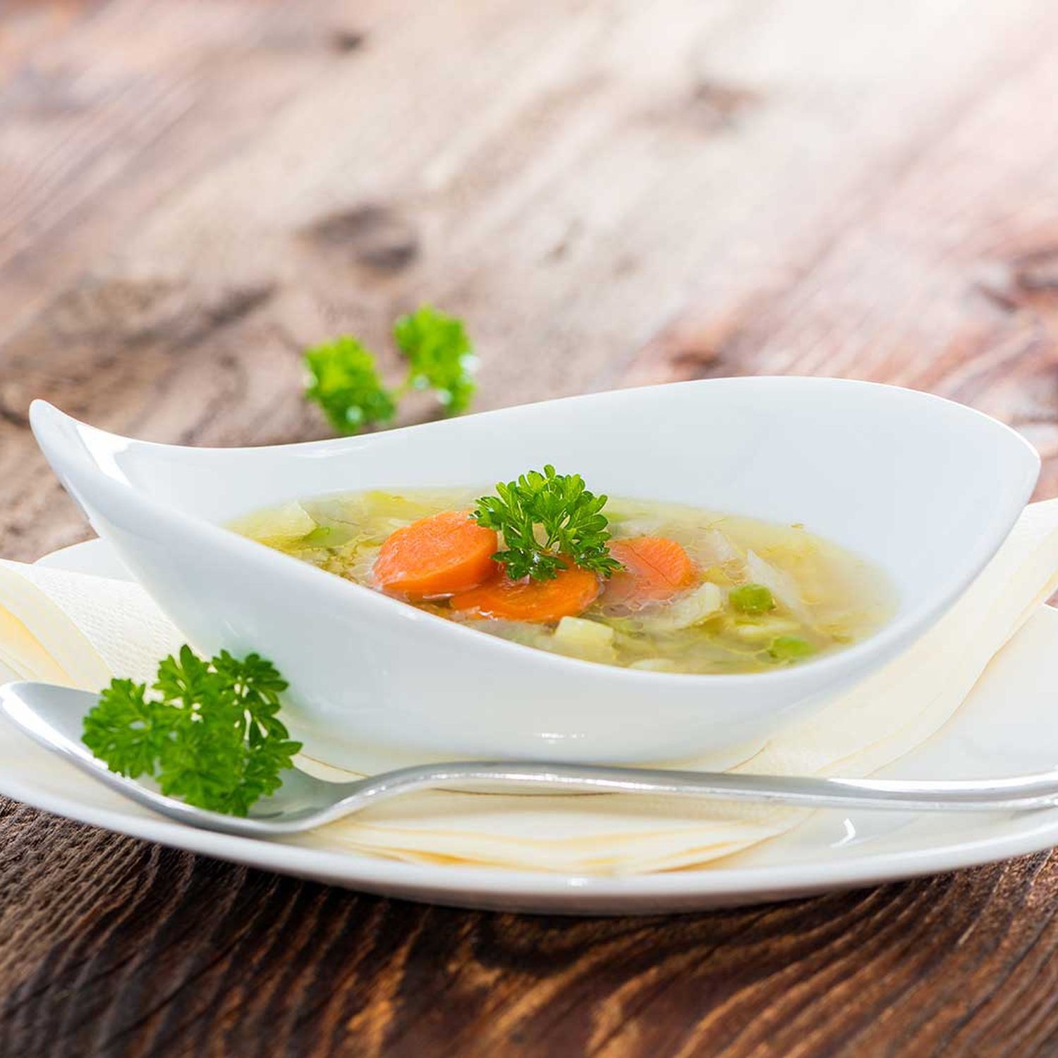 Gemüsesuppe mit Eierstich Rezept | HOFER Rezeptwelt