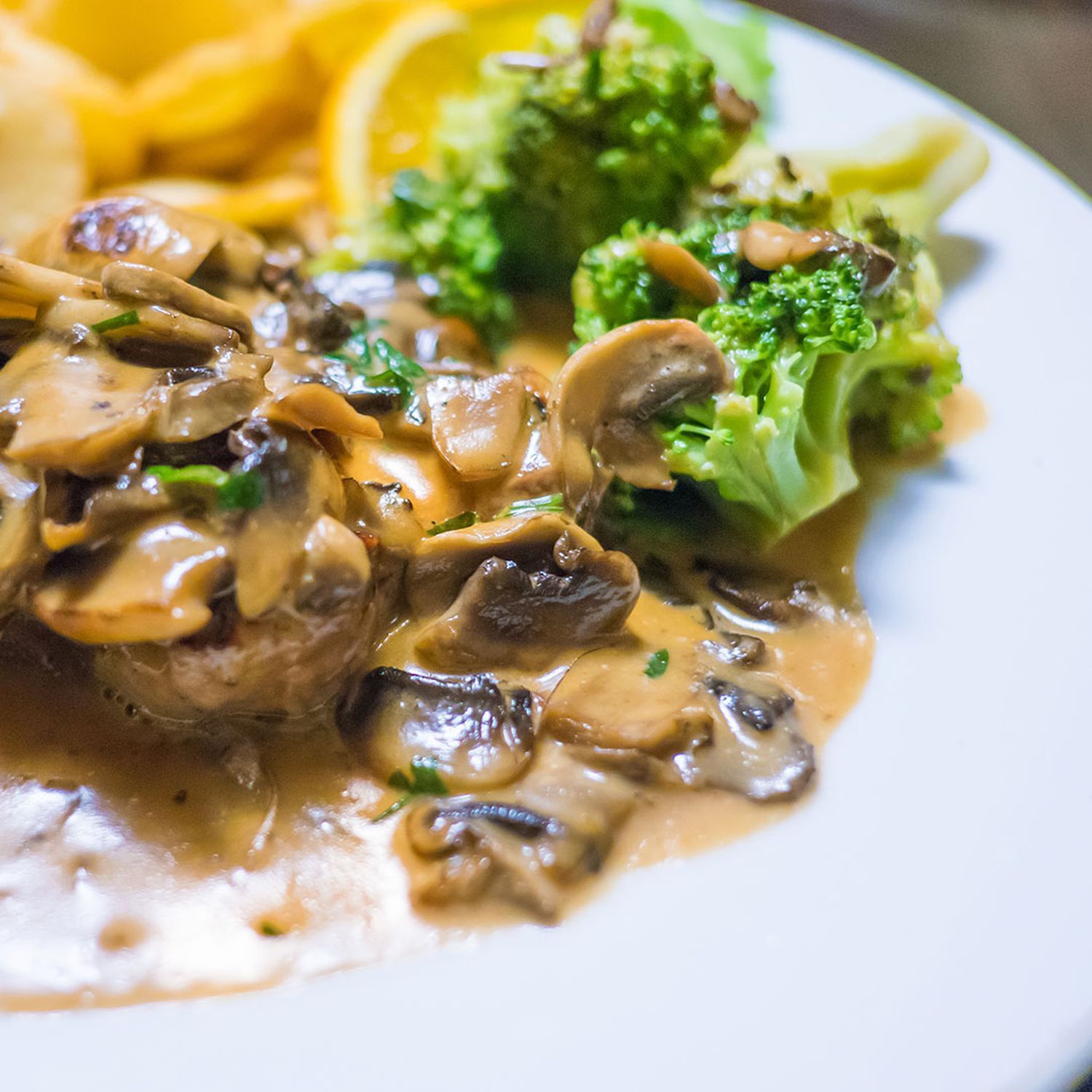 Rinderfiletstreifen Mit Champignons In Scotch Whisky Sauce Hofer Rezeptwelt