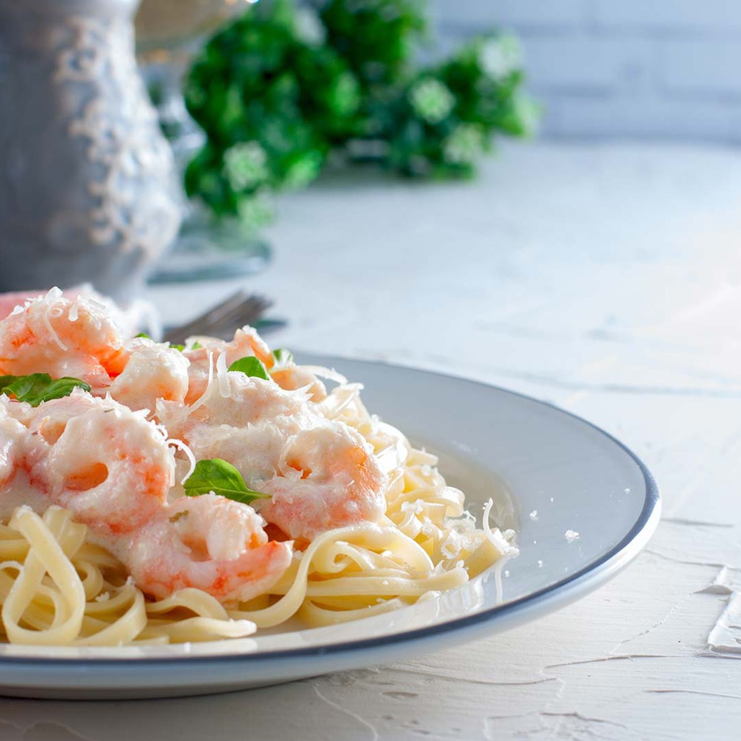 Spaghetti mit Limetten-Ingwer-Buttermilchsauce und Black Tiger-Garnelen ...