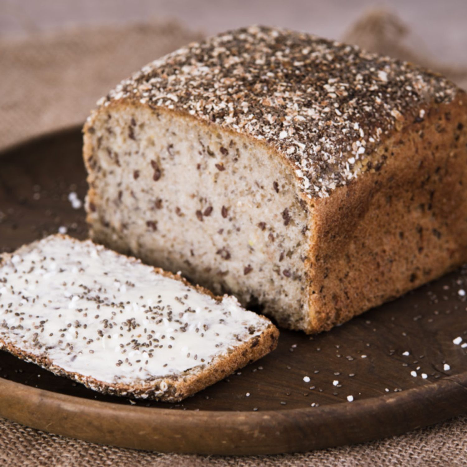 Selbstgemachtes Chia-Vollkorn-Brot Rezept | HOFER Rezeptwelt