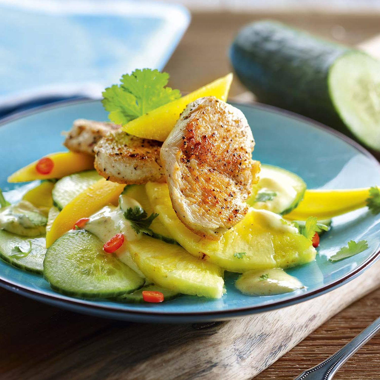 Exotischer Gurken-Ananas-Salat mit Mini-Truthahnstreaks Rezept | HOFER ...