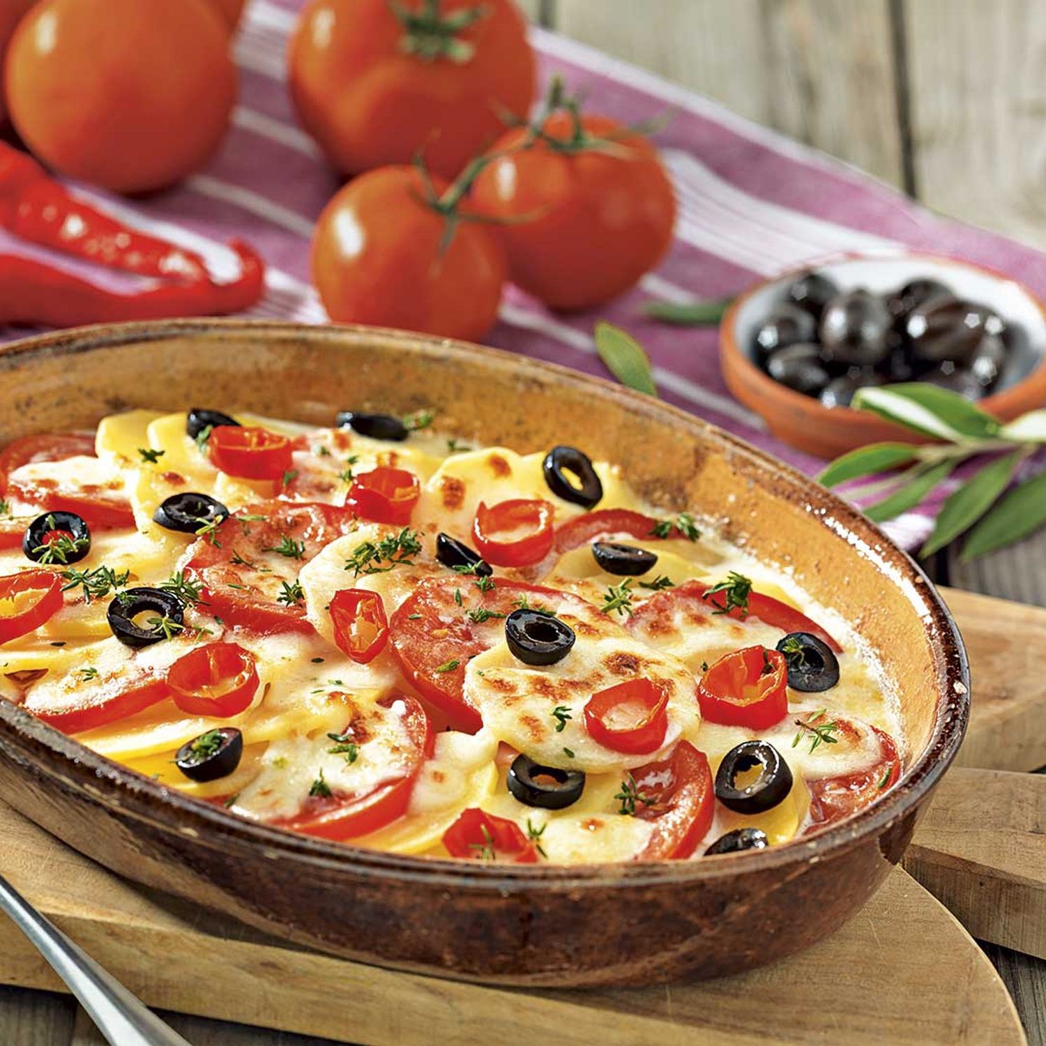 Mediterranes Kartoffelgratin mit Oliven, Tomaten und Peperoni Rezept ...