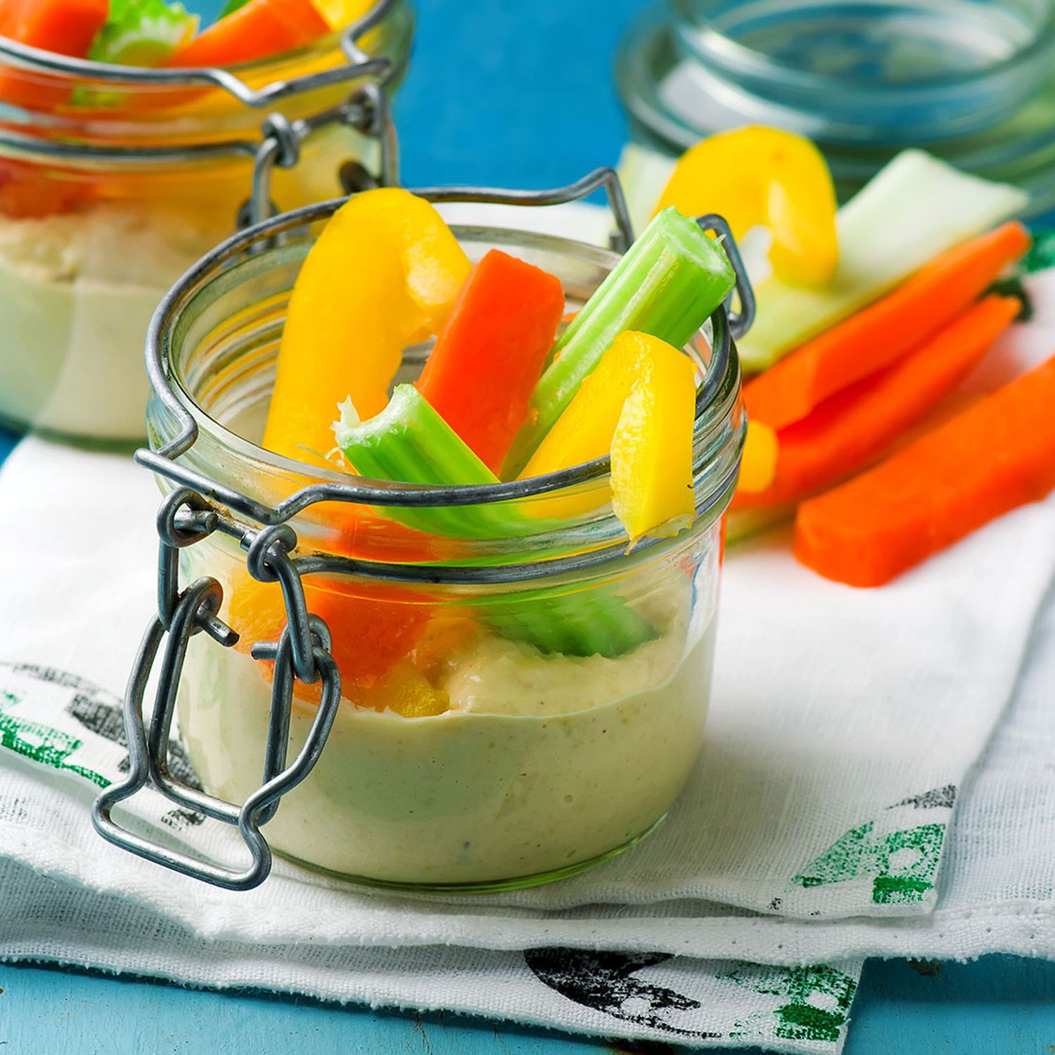 Bunte Paprika Rohkost Mit Nuss Dip Hofer Rezeptwelt