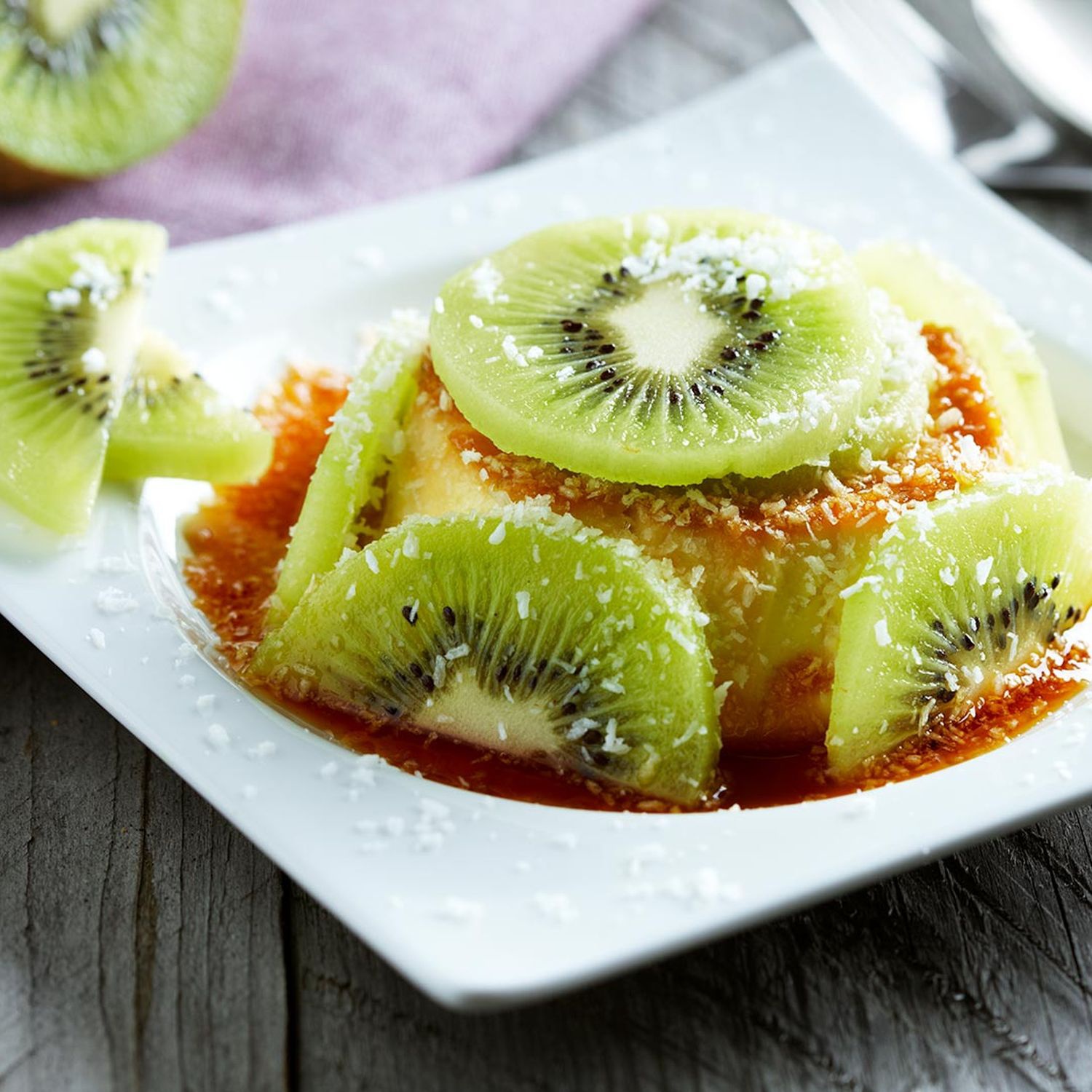 Kokos-Flan mit Kiwi Rezept | HOFER Rezeptwelt