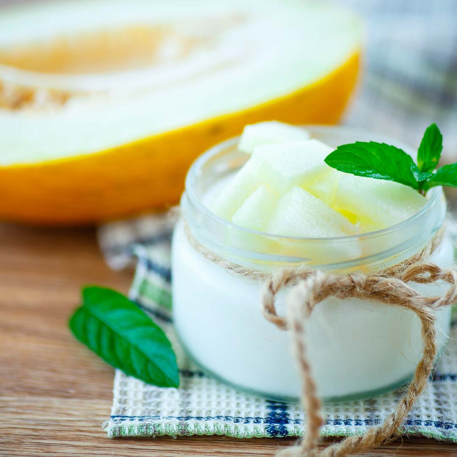 Melonen-Joghurt-Mousse Rezept | HOFER Rezeptwelt