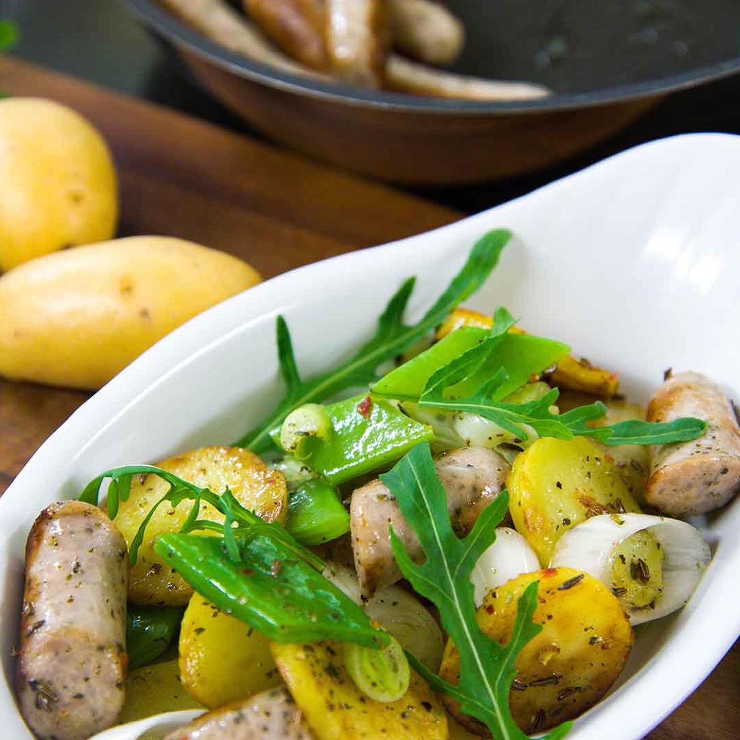 Bratkartoffelsalat Mit Rostbratwurstel Und Rucola Hofer Rezeptwelt