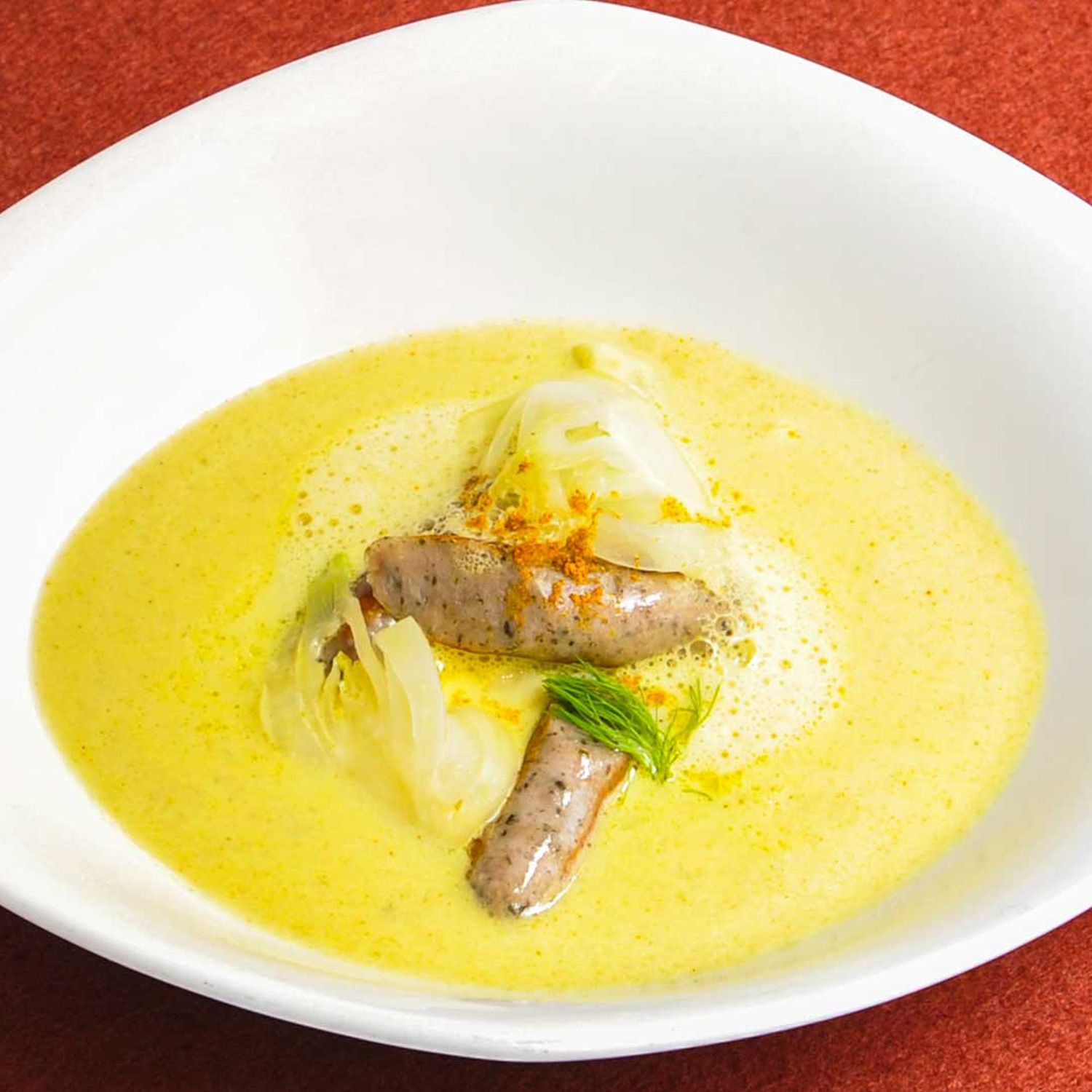 Fenchel-Curry-Suppe mit Rostbratwürsteln