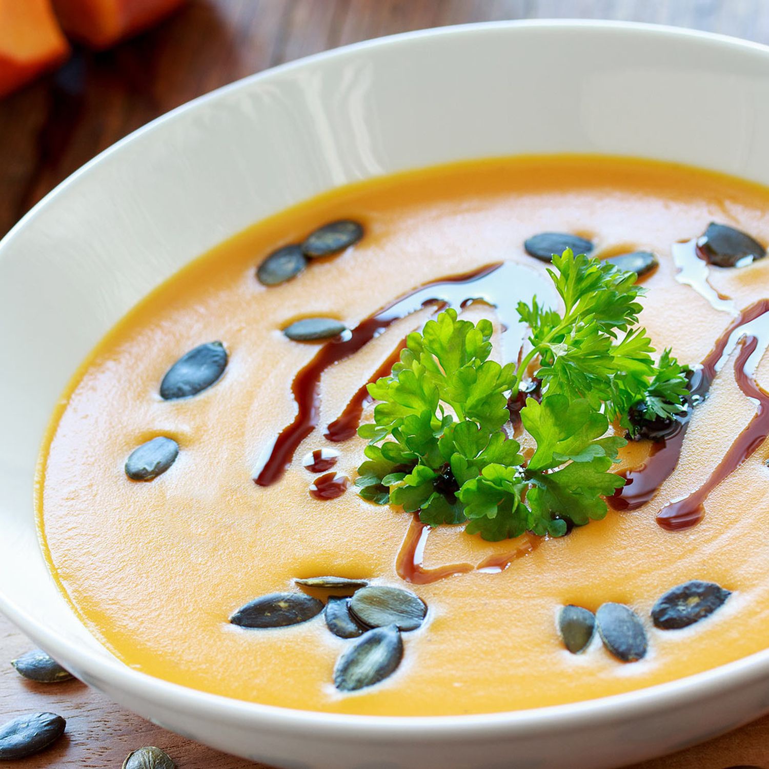 Kürbissuppe mit gerösteten Kürbiskernen Rezept | HOFER Rezeptwelt