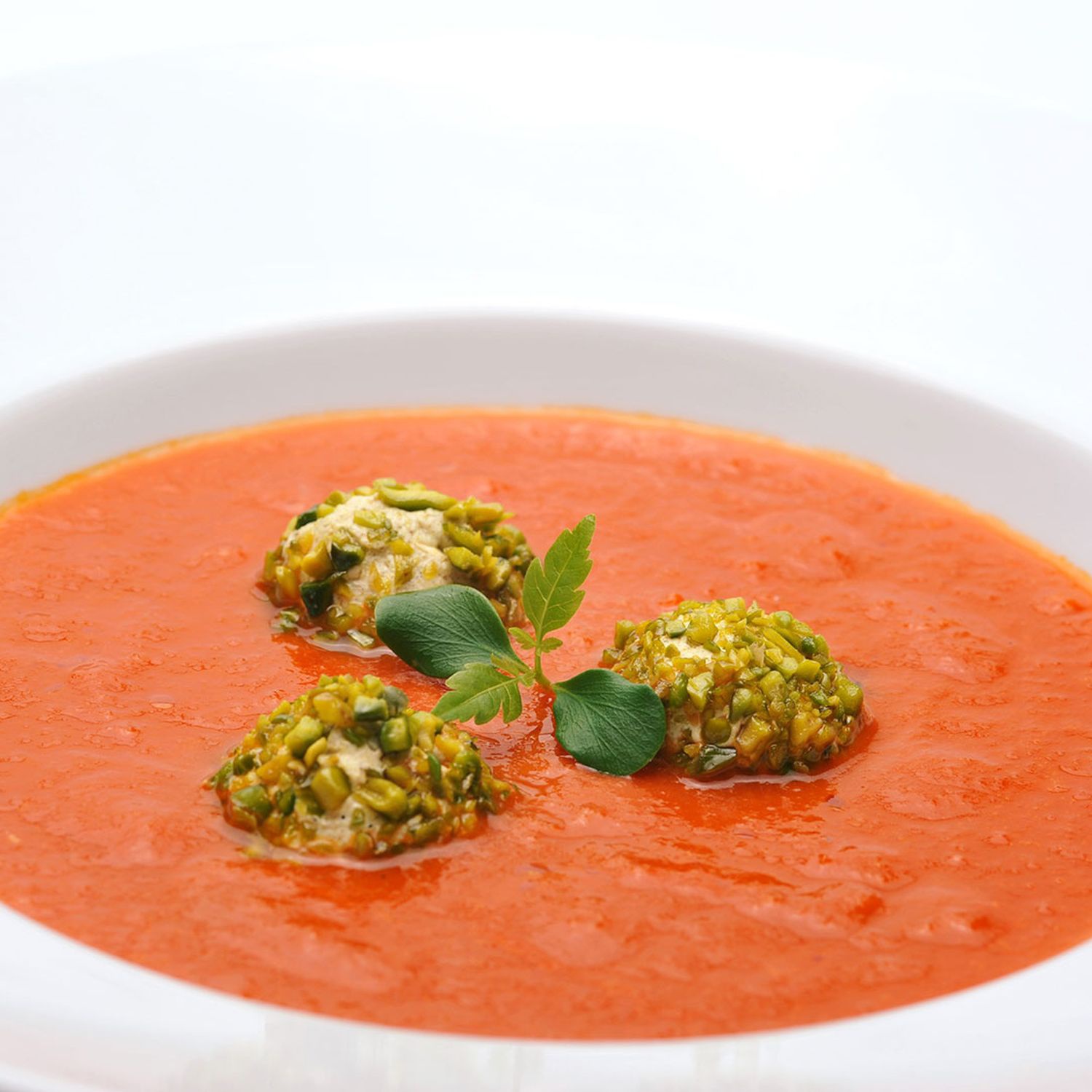 Tomaten-Chili-Suppe mit Joghurtnockerl Rezept | HOFER Rezeptwelt