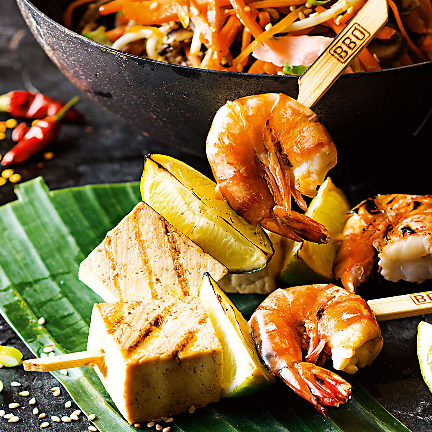 Japanische Tofu-Garnelen auf Sesamgemüse Rezept | HOFER Rezeptwelt