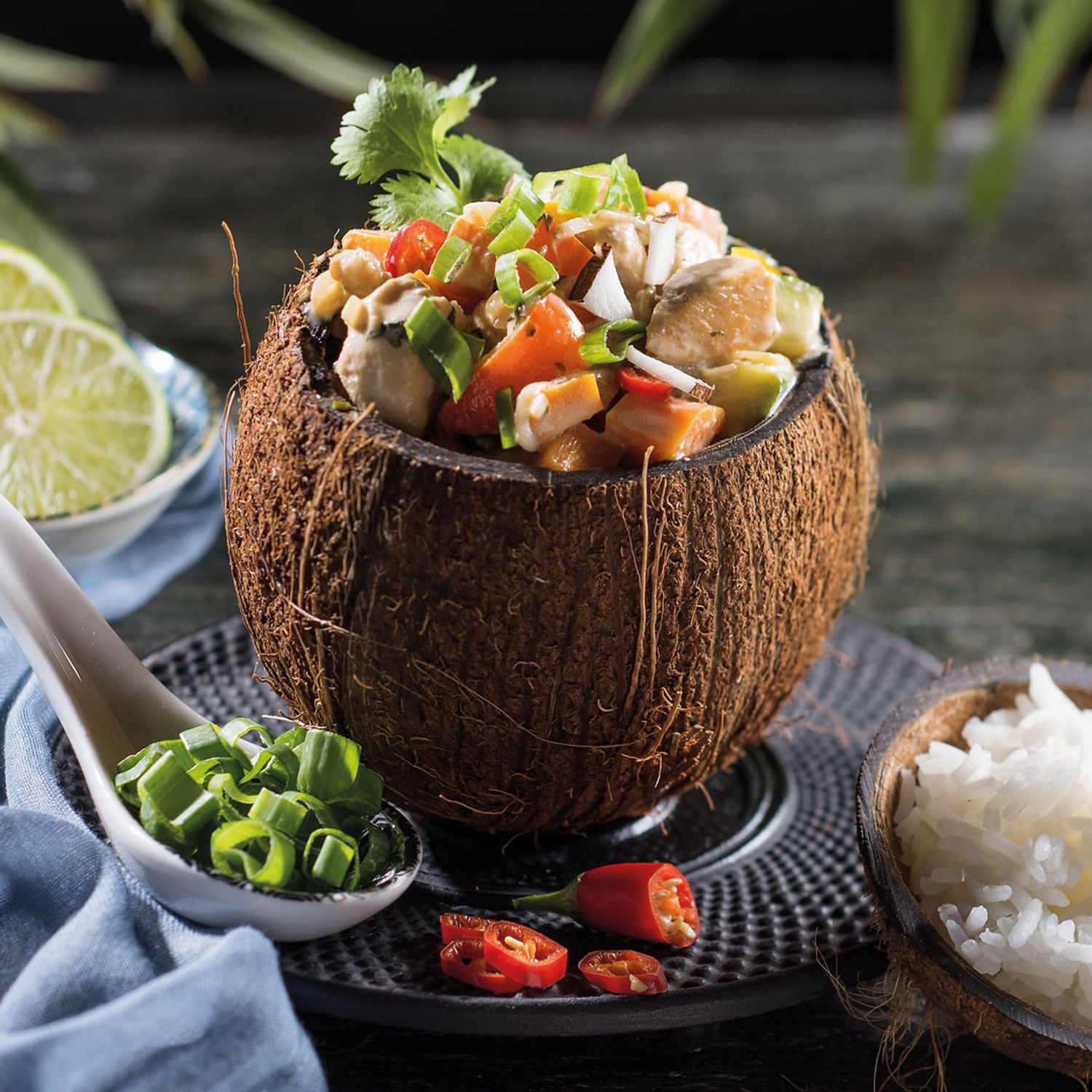 Gemüse-Curry in der Kokosnuss