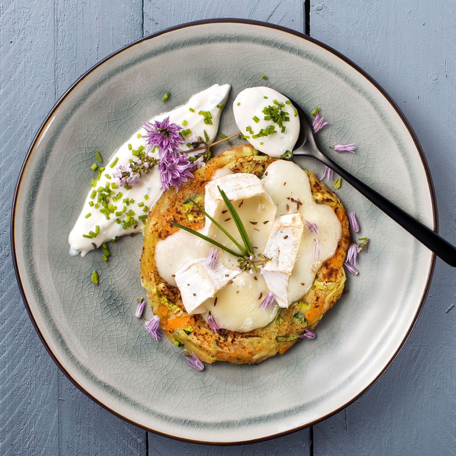 Gemüse Kartoffelrösti und gratinierten Schafcamembert und ...