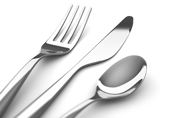 Eine Gabel, ein Messer und ein Löffel auf weißem Hintergrund.