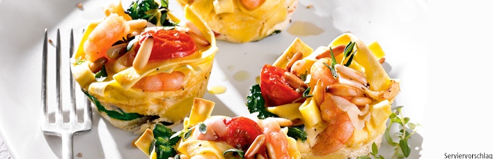 Nudelnester Mit Spinat Kirschtomaten Und Gebratenen Garnelen Aldi Rezeptwelt