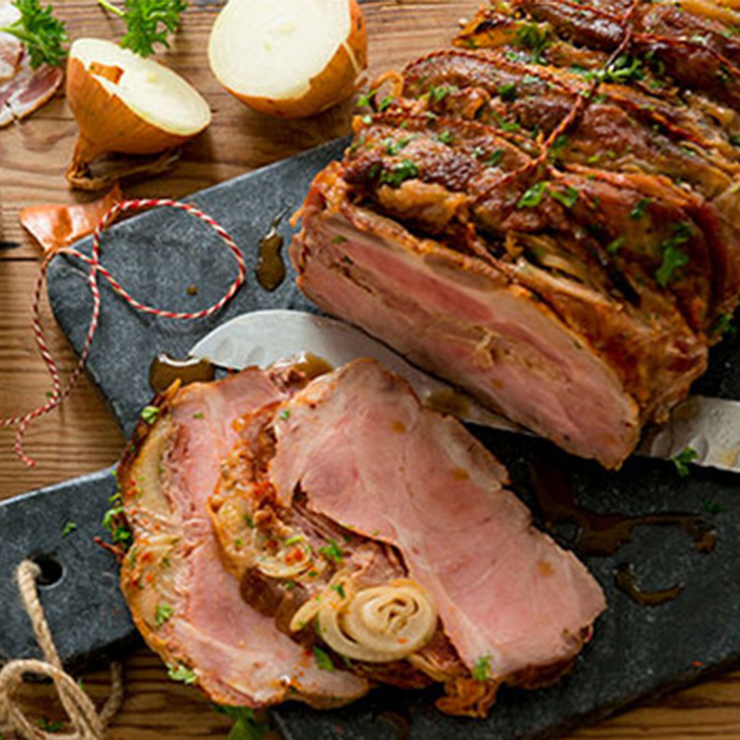 Schweine-Nackenbraten gefüllt mit Speck und Zwiebeln | ALDI Rezeptwelt