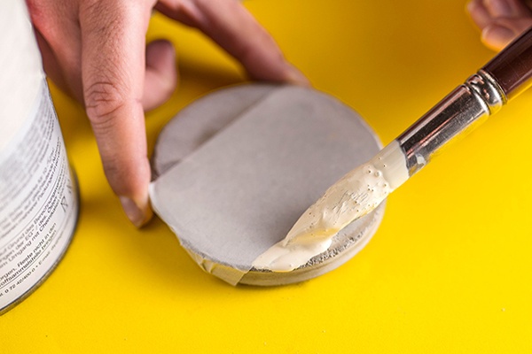 Getränkeuntersetzer für den Sommer bunt bemalen