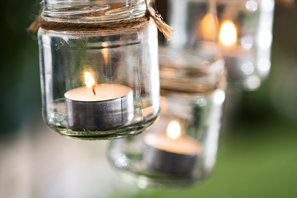 Gläser mit Teelichter
