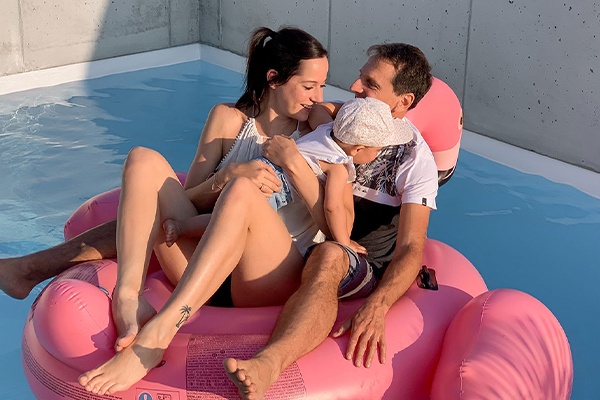 Mit der ganzen Familie baden gehen oder die Sonne auf einer Luftmatratze genießen