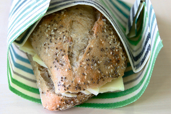 Gebäck mit Bienenwachstuch