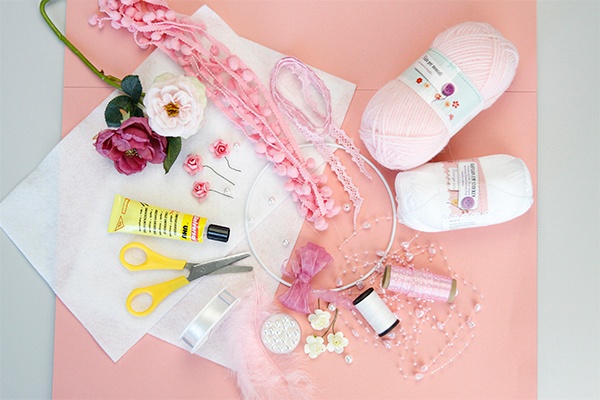 Materialien für einen DIY-Einhorn-Traumfänger