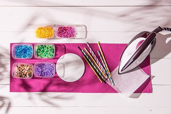 Material für einen bunten Getränkeschutz im Sommer