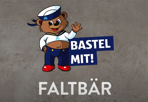 Winkender HOFER Bär auf grauem Hintergrund mit Text "Bastel mit! Faltbär"