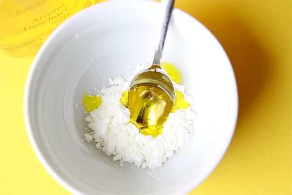 Gelb gefärbte Maisstärke