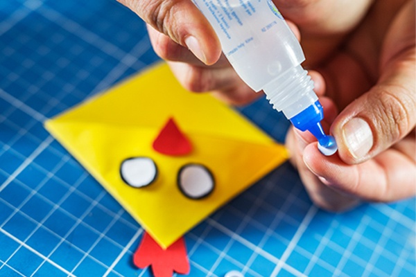 DIY Tier-Lesezeichen mit süßen Gesichtern bekleben