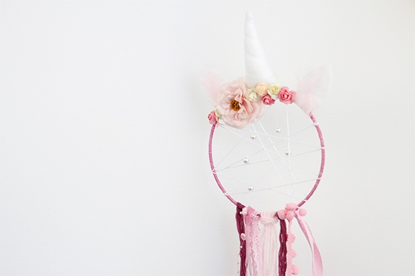 Süßer DIY-Traumfänger im Einhorn-Stil für Kinder
