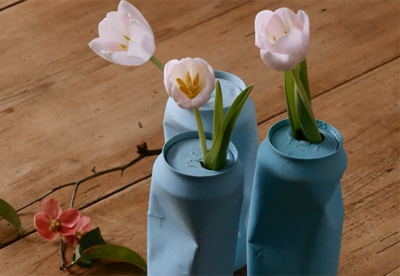 Schicke Blumenvasen - Dosen Upcycling zu modernen Vasen als Deko-Idee