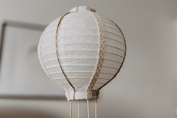 DIY-Windeltorte mit Heißluftballon-Deko