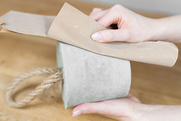 geschliffener Türstopper aus Beton