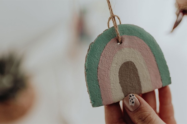 Kinderzimmer mit Kreativbeton bunt gestalten