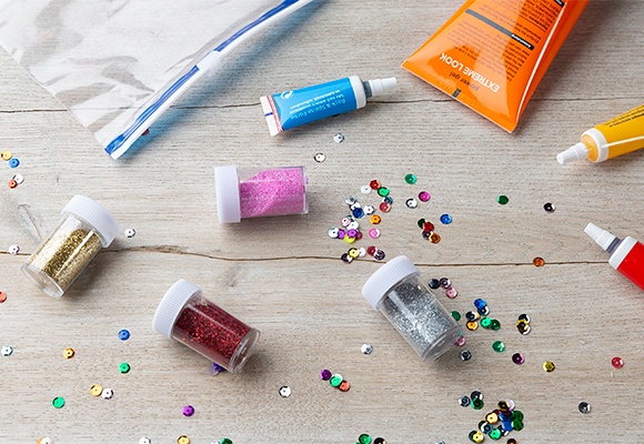 Bunte DIY-Sensorik-Beutel für die Stärkung feinmotorischer Fähigkeiten von Kindern