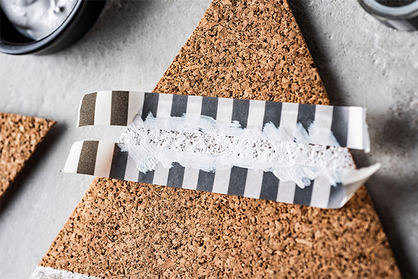 Cork mit Streifen bemalt