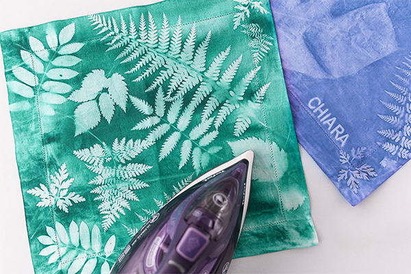 Serviette wird gebügelt