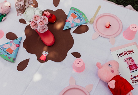 Bunte DIY Dekoration zum Kindergeburtstag mit Peppa