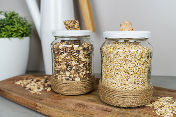 Gefüllte Getreide Gläser