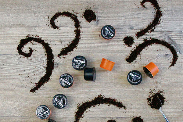 Kaffeekapseln und Kaffeesatz