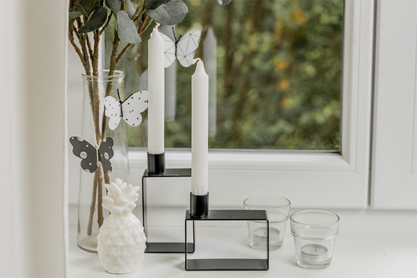 Fesnsterbank Dekoration mit Kerze